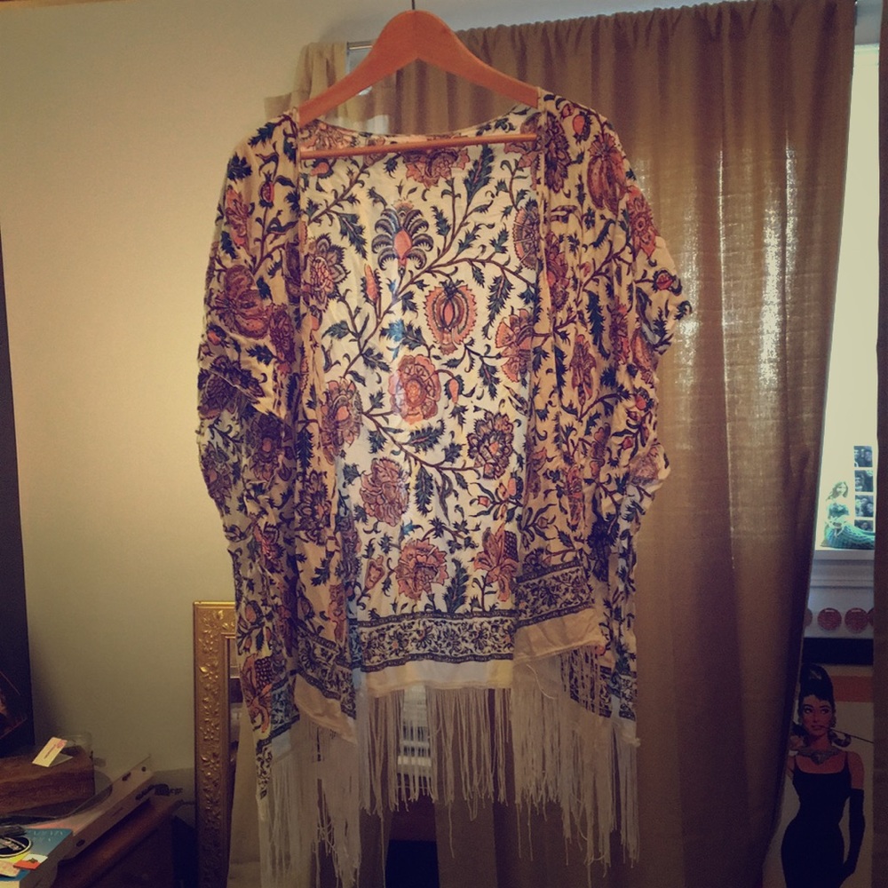 Floral kimono wrap with fringe